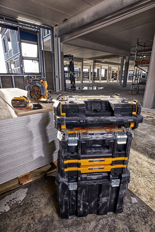 TSTAK Rádio - nabíječka  DWST1-81078