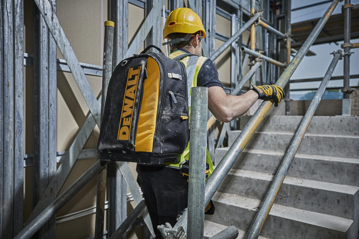 Dewalt batoh na nářadí DWST81690-1