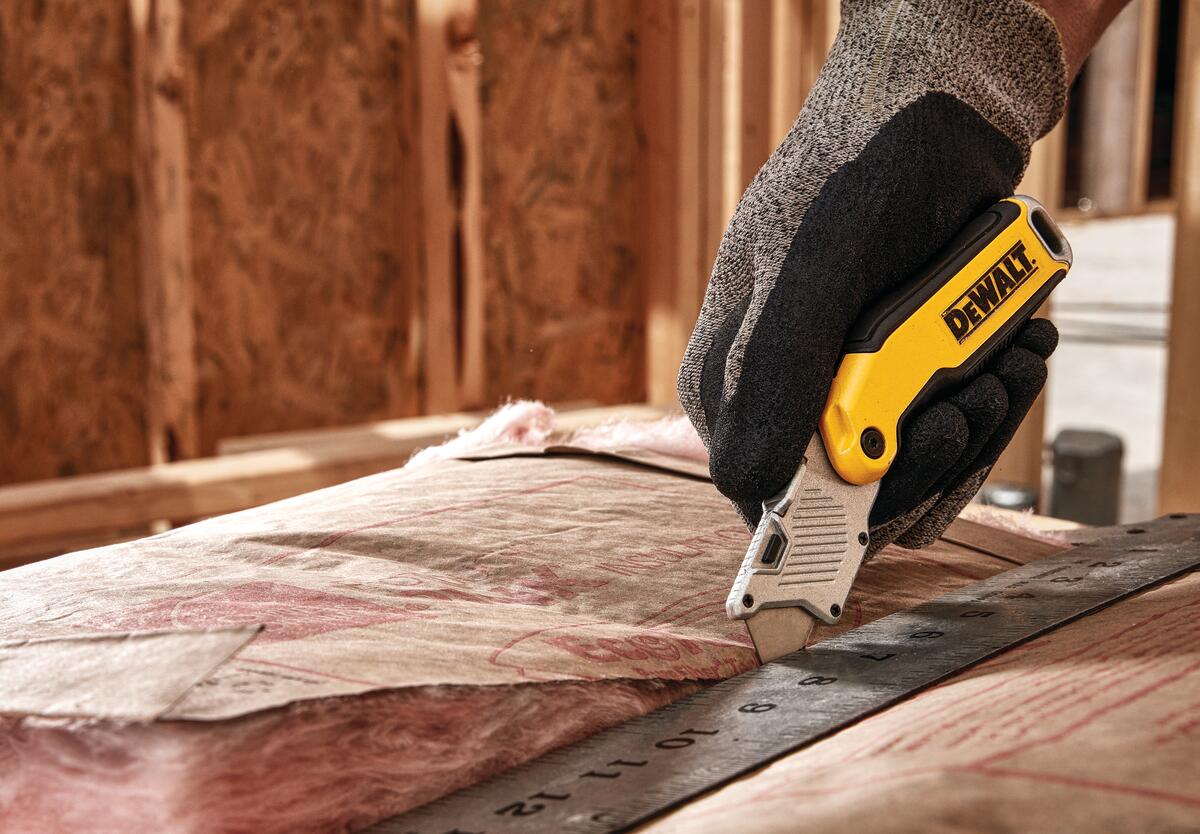 Sklápěcí nůž s pevným ostřím Dewalt DWHT10429-0