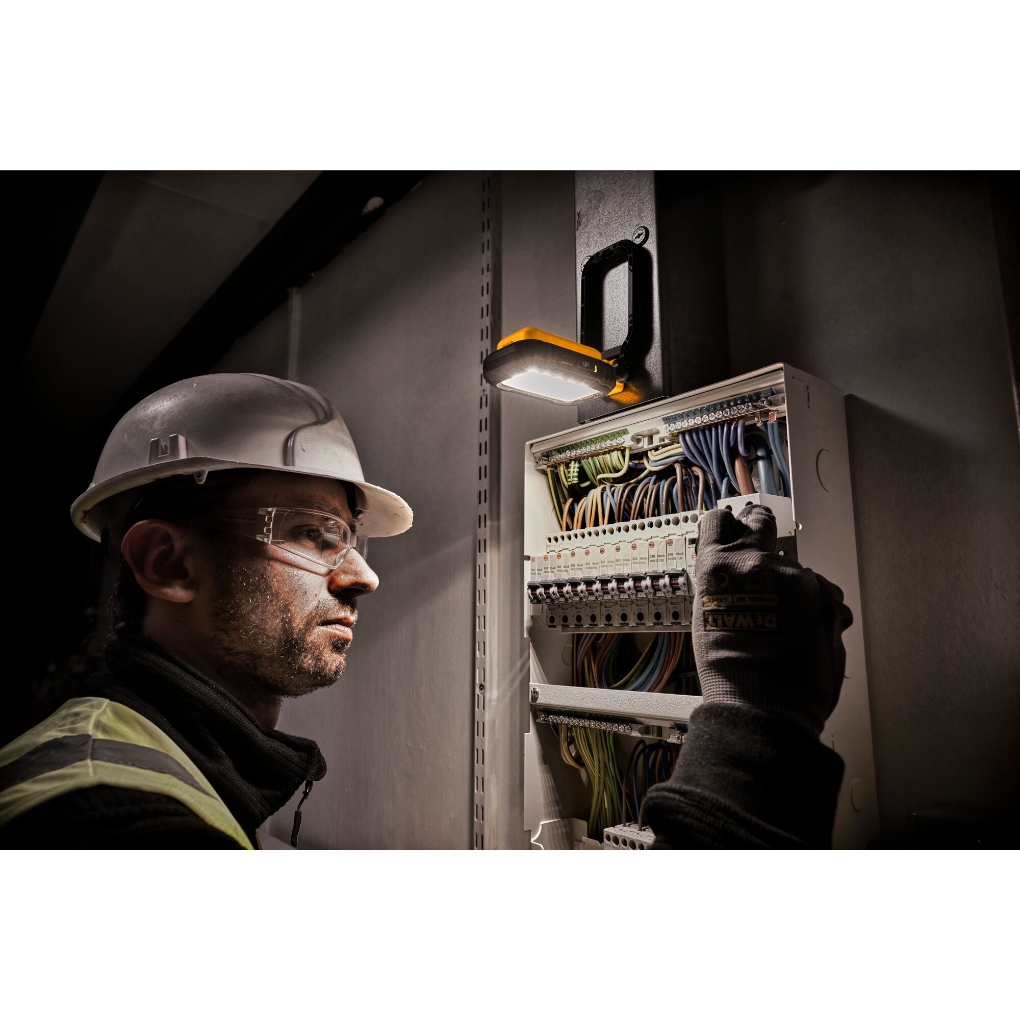 AKU dobíjecí světlo DeWALT DCL182