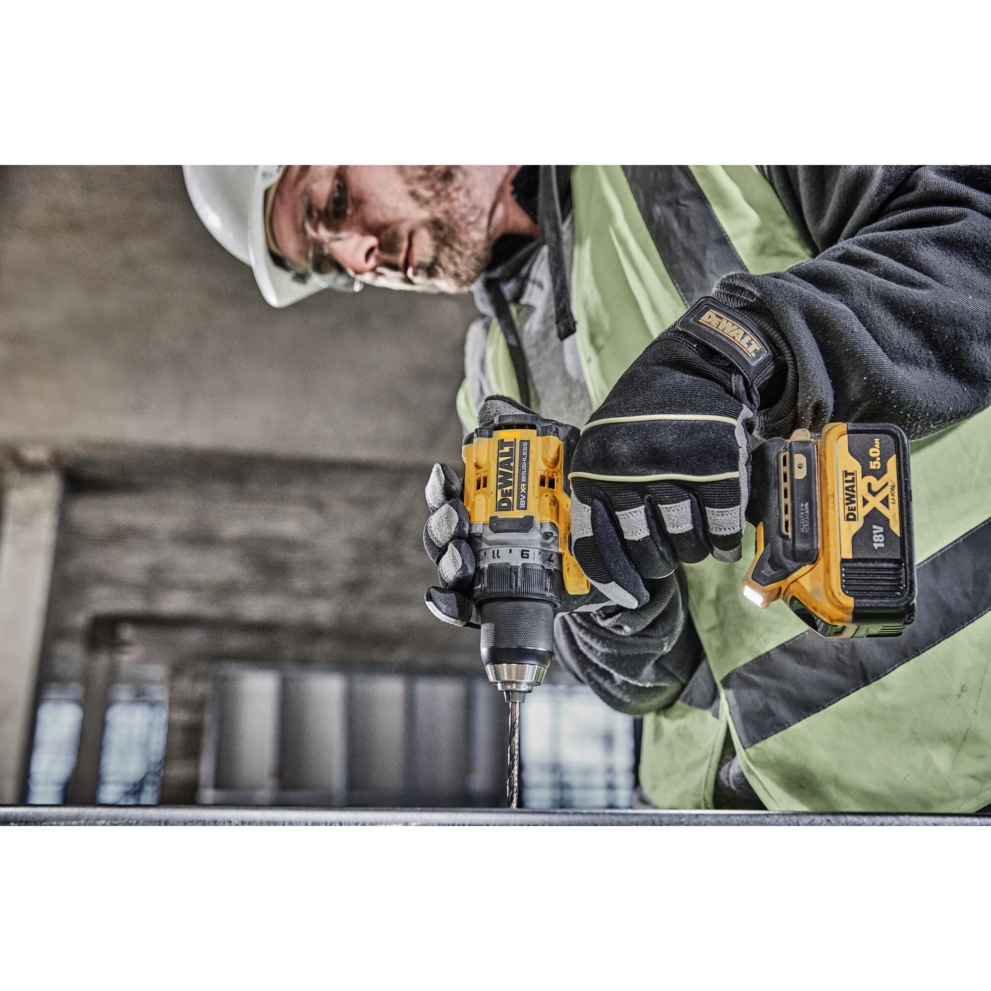 Bezuhlíková aku vrtačka DeWalt  DCD800 P2LRT