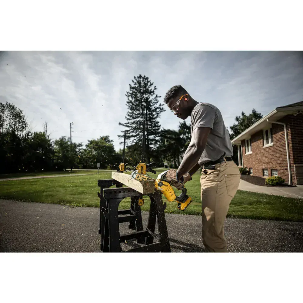 Prořezávací aku řetězová pila 18 V Dewalt DCMPS520 P1