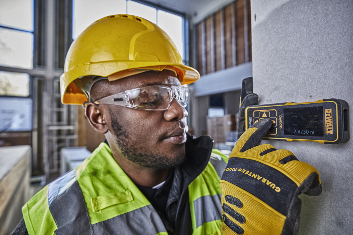 Laserový dálkoměr DeWALT DW03050