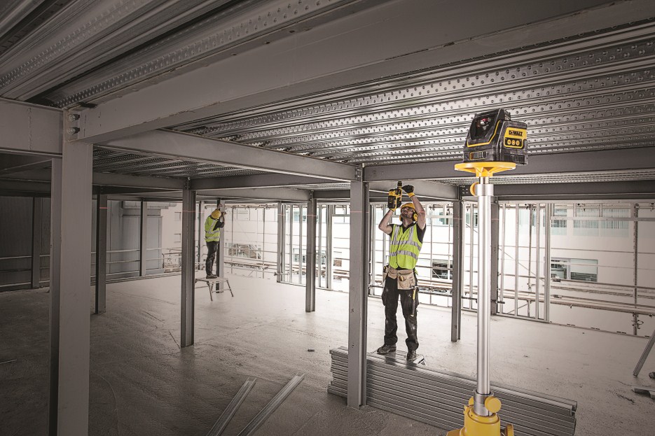 Čárový laser 360° s vertikálním paprskem DW0811