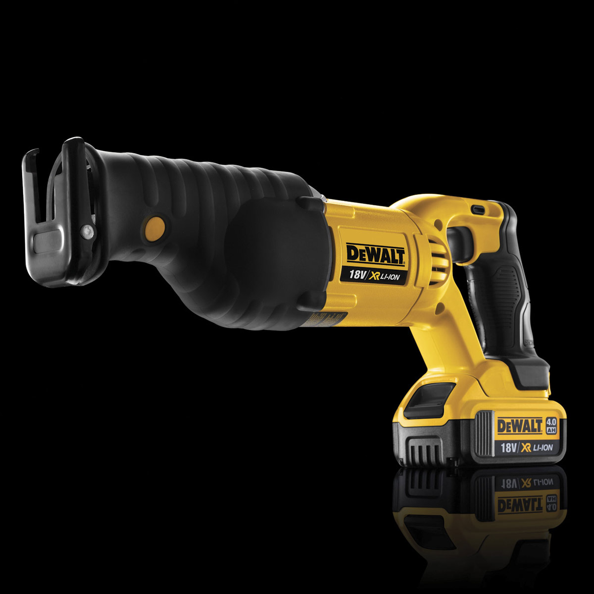 Mečová pila Dewalt  DCS380 N